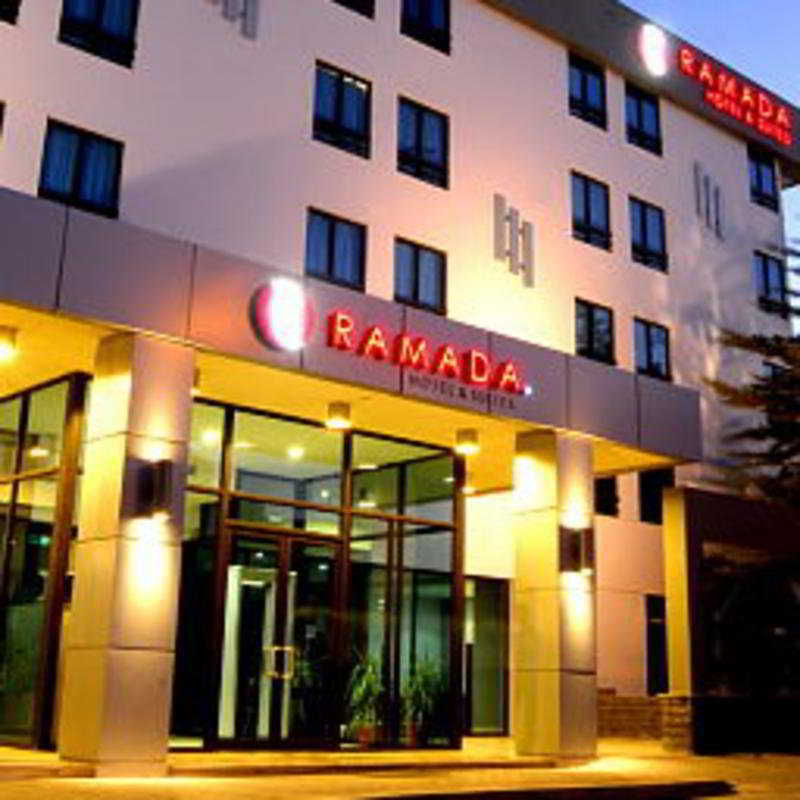 Ramada Hotel & Suites Amman Exterior foto